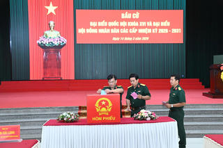 Lực lượng vũ trang Cần Thơ bầu cử sớm