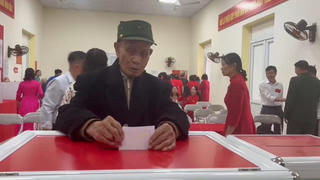 Hải Phòng: Cử tri 103 tuổi dậy từ sáng sớm chuẩn bị đi bầu cử