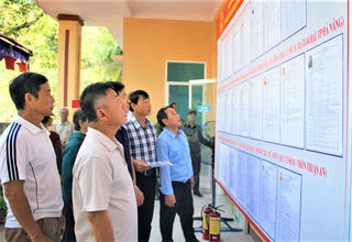 Rộn ràng ngày hội bầu cử trên xã đảo Tam Hải