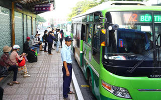 Bỏ vé xe buýt giấy và bước chuyển tư duy số