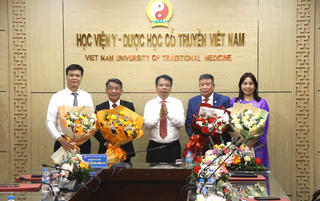 Bổ nhiệm lại 4 phó giáo sư y dược học cổ truyền