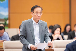 Đề xuất con chưa thành niên đi theo thành viên cơ quan đại diện được bảo đảm học phí