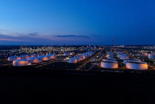 Cuộc chiến Iran có thúc đẩy giảm nhiên liệu hóa thạch?