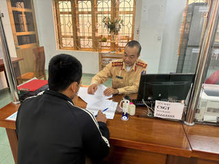 Lào Cai: Xử phạt 19 triệu đồng, trừ 4 điểm giấy phép lái xe tài xế đi ngược chiều