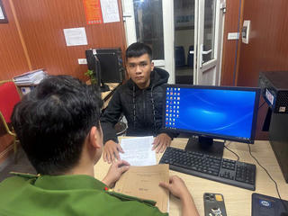 Công an Hà Nội đang điều tra vụ việc nam thanh niên tát liên tiếp một phụ nữ