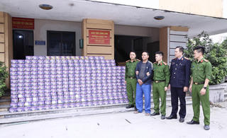 Triệt phá đường dây buôn bán hàng cấm xuyên biên giới thu giữ gần 710kg pháo hoa nổ