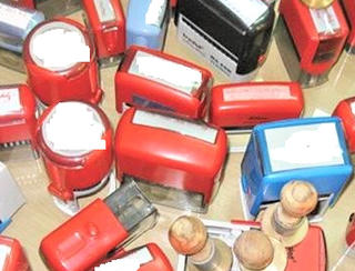 Hành vi làm giả con dấu, tài liệu của cơ quan, tổ chức sẽ bị xử lý như thế nào?