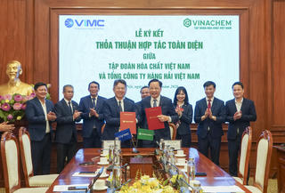 Vinachem và Tổng công ty Hàng hải Việt Nam ký kết thỏa thuận hợp tác toàn diện