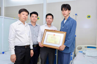 Bộ GDĐT tặng Bằng khen sinh viên Bách khoa dũng cảm cứu người