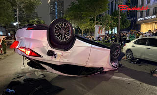 Ô tô gây tai nạn liên hoàn ở Hà Nội do tài xế "buồn ngủ"