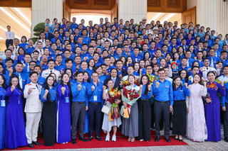 Thủ tướng gặp mặt các gương mặt trẻ tiêu biểu, triển vọng và cán bộ Đoàn nhận Giải thưởng Lý Tự Trọng