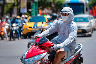 Thời tiết ngày 5/4: Hà Nội có mưa nhẹ, Trung Bộ nắng nóng trên 39 độ C