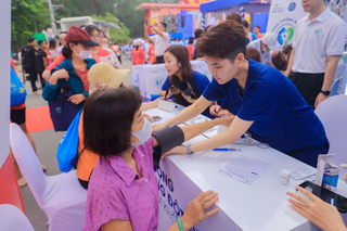 Long Châu và Bayer cùng ngành y tế đẩy lùi gánh nặng đột quỵ trong cộng đồng, bắt đầu từ sự chủ động