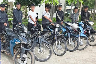 Xử phạt 6 thiếu niên chưa đủ tuổi lái xe máy đi 'săn mây' ở Tây Ninh