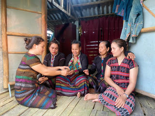 Phụ nữ vào cuộc, khói thuốc lùi xa