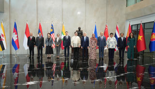 Hội nghị quan chức cấp cao ASEAN: Tăng cường đoàn kết, vượt qua thách thức