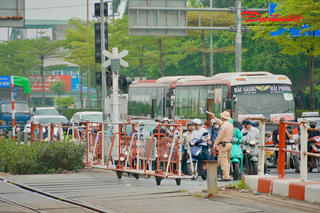 Siết chặt an toàn giao thông đường sắt tại Hà Nội
