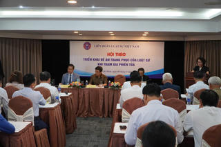 Đóng góp ý kiến cho Đề án trang phục luật sư