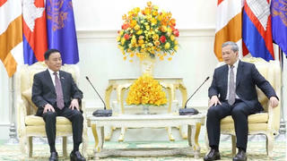 Thường trực Ban Bí thư Trần Cẩm Tú hội kiến Thủ tướng Campuchia