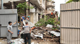 Xuống cấp trầm trọng, chung cư 51 Huỳnh Thúc Kháng sắp được “cải lão hoàn đồng "