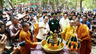 Thắm đậm nghĩa tình Việt – Lào trong ngày hội Bunpimay