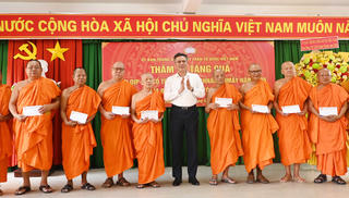 Tiếp tục triển khai kịp thời, hiệu quả các chính sách dân tộc, tôn giáo