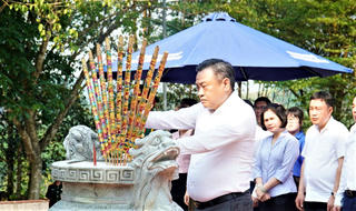 Chủ nhiệm Ủy ban kiểm tra Trung ương dâng hương tại Di tích Ban Kiểm tra Khu ủy Khu V