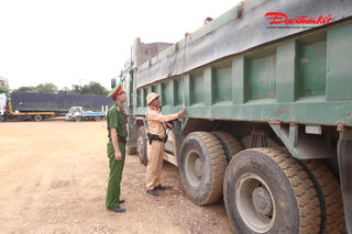 Hà Nội kiểm tra, cắt thùng xe cơi nới: Chặn vi phạm quá tải từ gốc