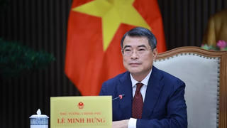 Thủ tướng đề nghị Singapore hỗ trợ xây dựng các trung tâm tài chính quốc tế