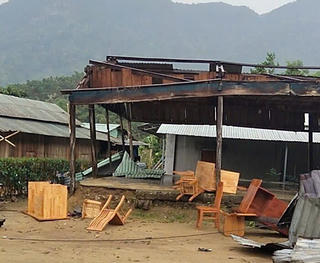 Đà Nẵng: Mưa lớn kèm lốc xoáy gây thiệt hại nhiều nhà dân 