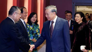 Tiếp tục “giữ lửa", không ngừng phát triển quan hệ Việt Nam-Trung Quốc