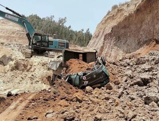 Gia Lai: Sạt lở đất, tài xế xe ben tử vong