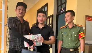 Quảng Trị: Người dân nhờ Công an trả chiếc cặp có 350 triệu đồng cho người đánh rơi