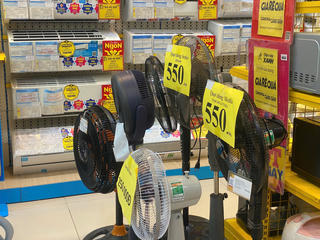 Nắng nóng đến sớm, thiết bị gia dụng tiết kiệm điện đắt hàng