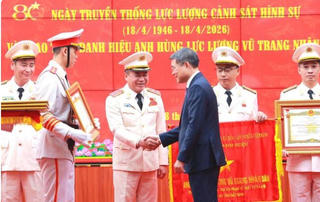 Trung tướng Nguyễn Thanh Tùng, Giám đốc Công an Hà Nội được trao tặng Anh hùng Lực lượng vũ trang