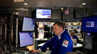 Thị trường chứng khoán Phố Wall bùng nổ kỷ lục khi eo biển Hormuz mở lại