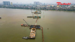 Tăng tốc thi công Cầu Trần Hưng Đạo, phấn đấu hoàn thành trụ dưới sông trước mùa lũ 2026