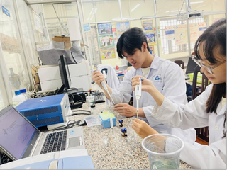 Tái cấu trúc phòng thí nghiệm trọng điểm