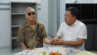 Lãnh đạo tỉnh Khánh Hòa thăm, tặng quà người có công với cách mạng