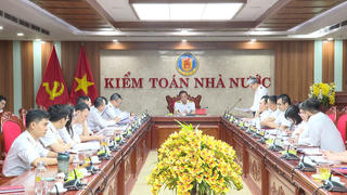 Tổng Kiểm toán Nguyễn Hữu Nghĩa làm việc với Vụ Tổng hợp Kiểm toán Nhà nước