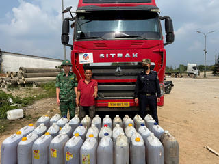 Đà Nẵng: Bắt đối tượng vận chuyển trái phép dầu diesel giấu dưới gầm xe