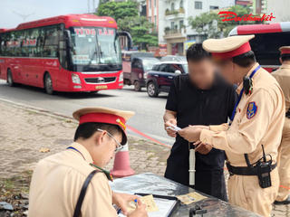 CSGT Hà Nội tăng cường kiểm tra, xử lý xe khách trước cao điểm nghỉ lễ