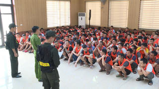 Triệt phá sới gà 1.200 tỷ đồng tại Lào, bắt giữ 205 người có liên quan