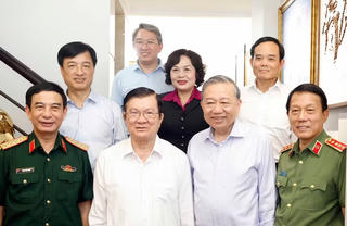 Tổng Bí thư, Chủ tịch nước thăm các nguyên lãnh đạo Đảng, Nhà nước và Mẹ Việt Nam Anh hùng