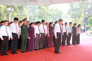 Tổng Bí thư, Chủ tịch nước Tô Lâm dâng hương tưởng niệm các Anh hùng liệt sỹ ở Tây Ninh