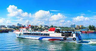 Quảng Ngãi: Du khách ra Lý Sơn tăng mạnh dịp lễ 30/4 và 1/5