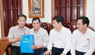 Tổng Kiểm toán nhà nước thăm, tặng quà các gia đình chính sách xã Đại Đồng