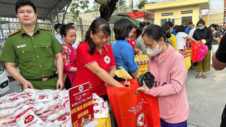 Chính sách cho người yếu thế