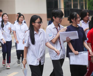 “Điểm nghẽn” thiếu trường học