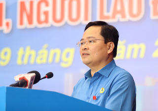 Chủ tịch Tổng Liên đoàn lao động Việt Nam: Công đoàn phải đồng hành, sẻ chia với công nhân